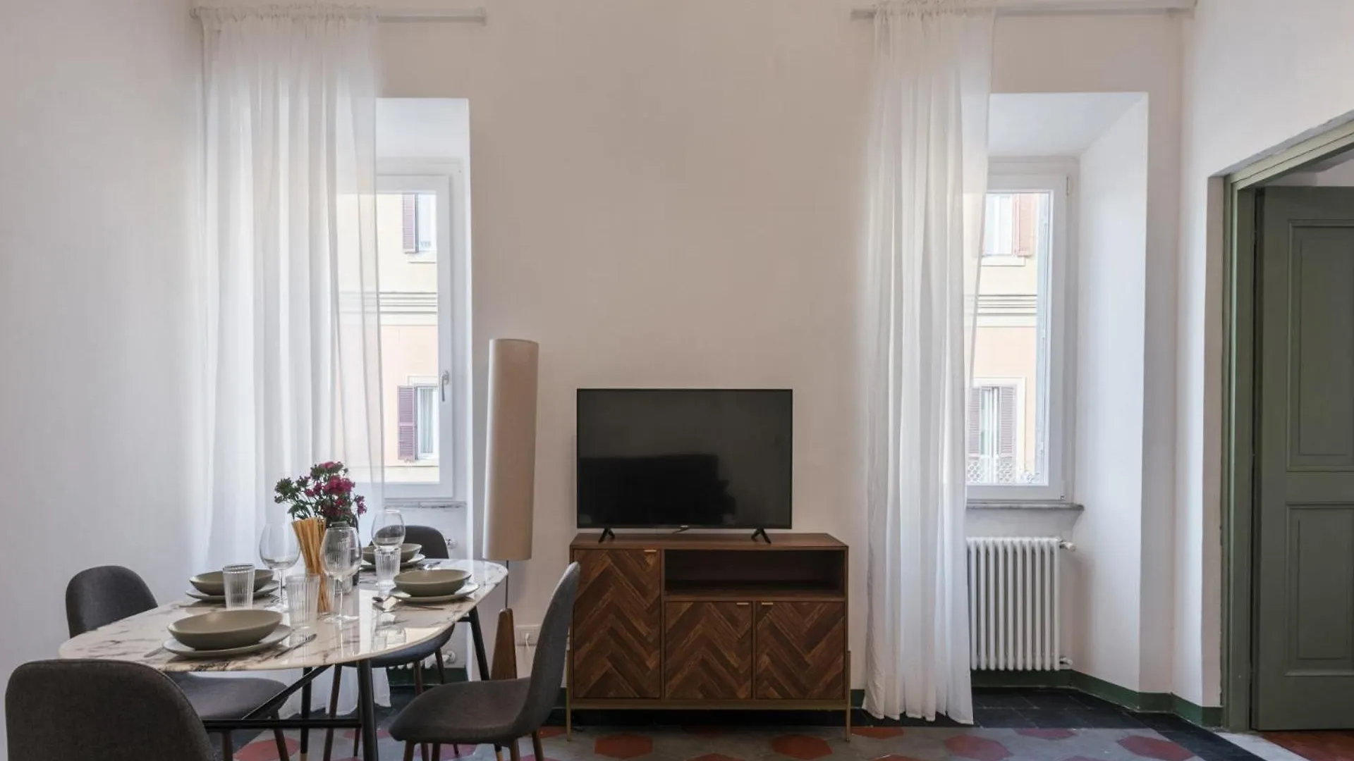 The Best Rent - Two-Bedroom Apartment In Santa Maria Maggiore Rome